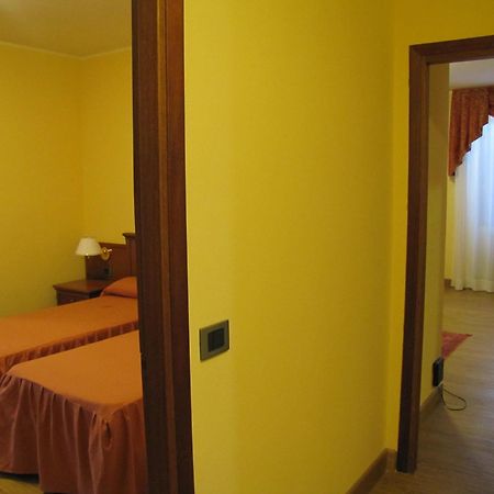 Hotel Ristorante Combolo Тельо Екстериор снимка